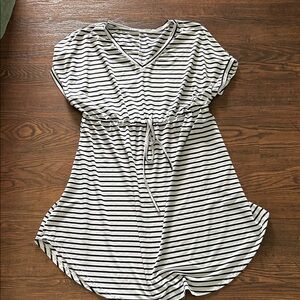 SHEIN Black and White Striped V-Neck dress